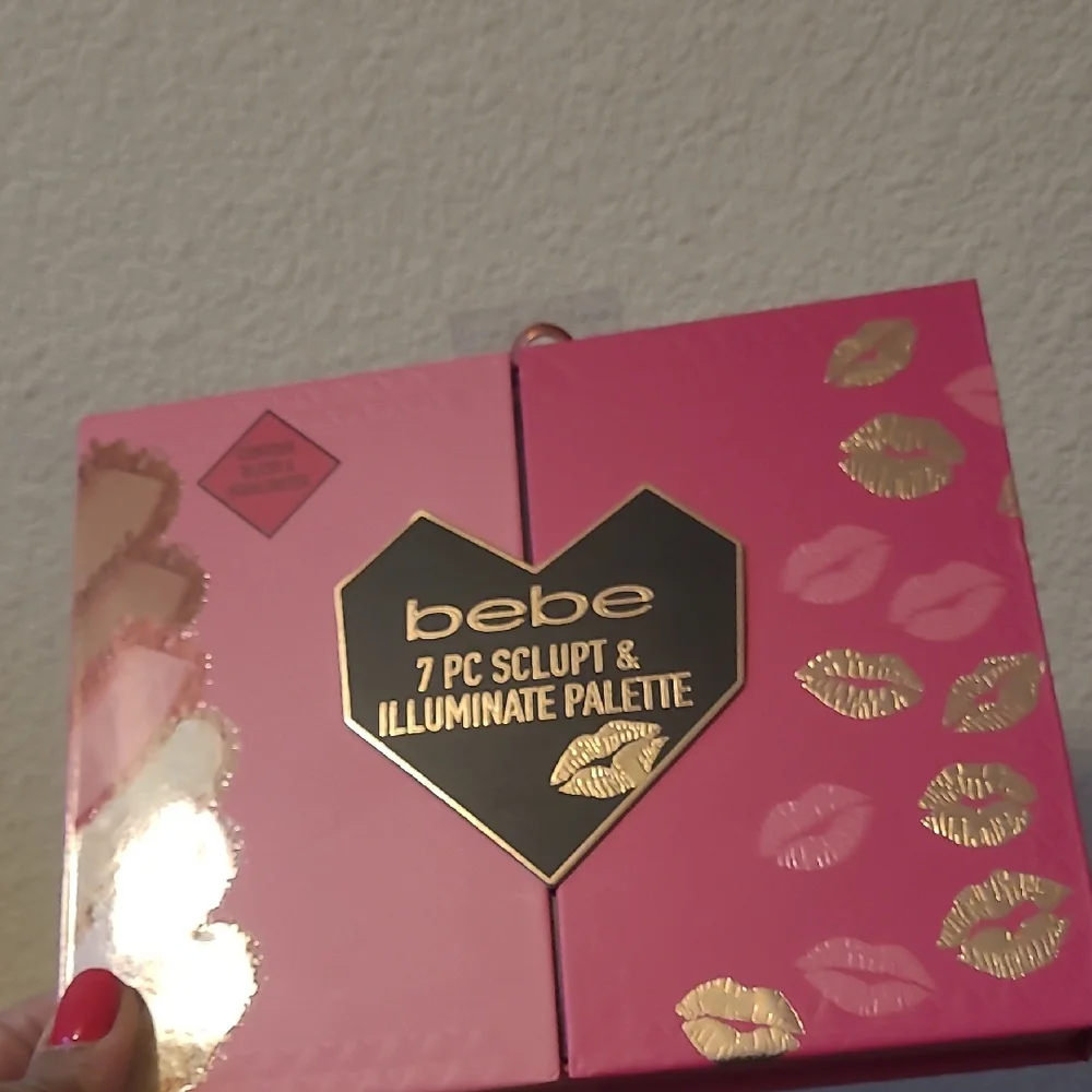 Bebe 7 PC Sculpt & Illuminate Palette - Pink and Gold